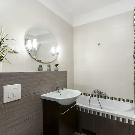 Apart Big Living - Old Town - Air Conditioning - Garage Apartament *
